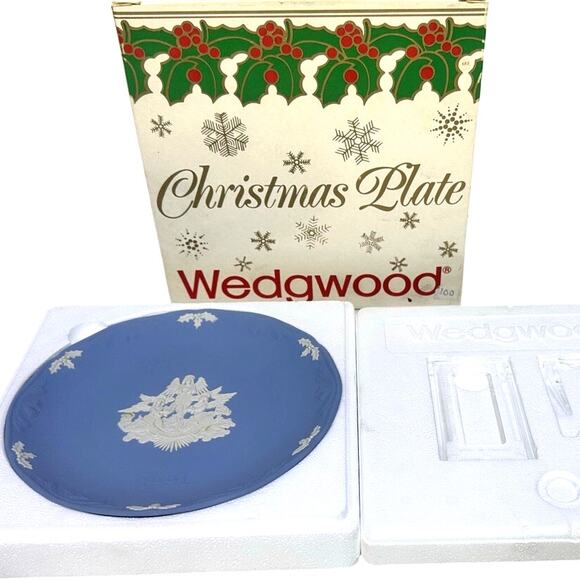 Wedgwood England Blue Jasperware 1991 'Hark the Herald Angels Sing' Plate w/Box - Picture 4 of 10
